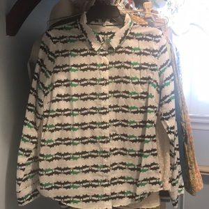 Bottom down alligator blouse